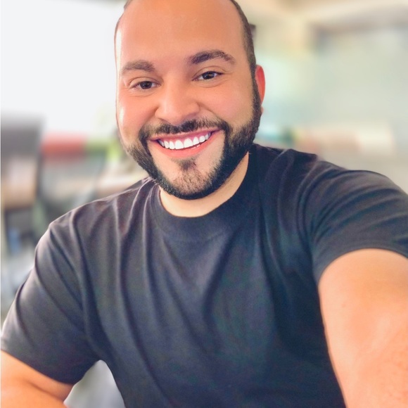 Meet your Posher, Julian - Picture 3 of 5